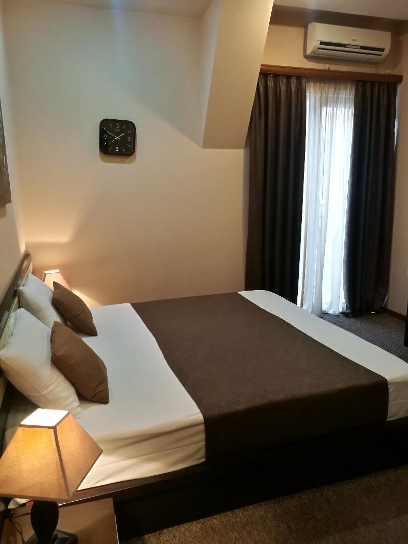 Diplomat Hotel - Oda