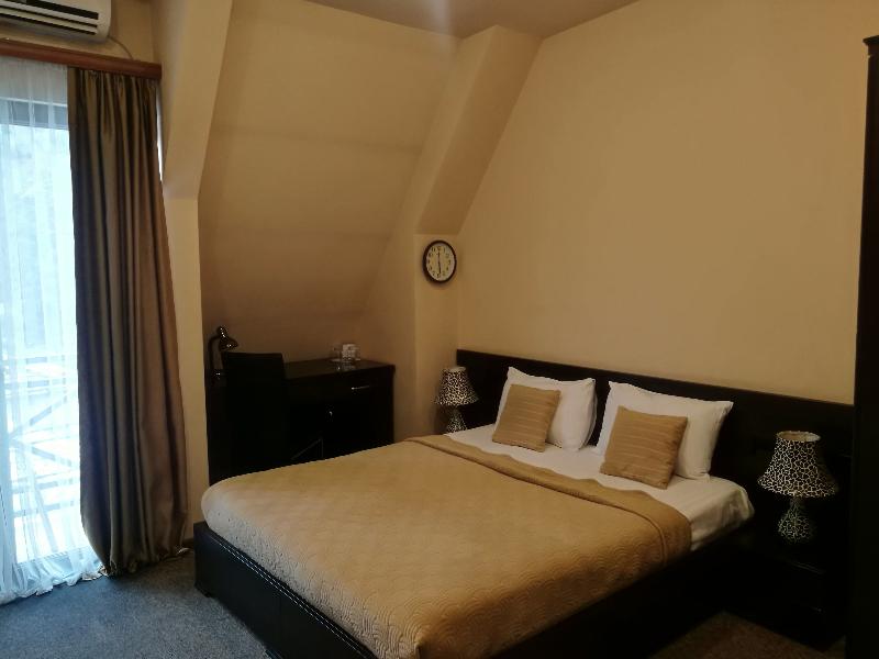 Diplomat Hotel - Oda