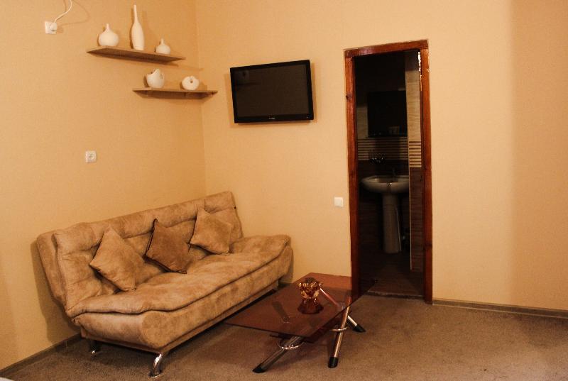 Diplomat Hotel - Oda