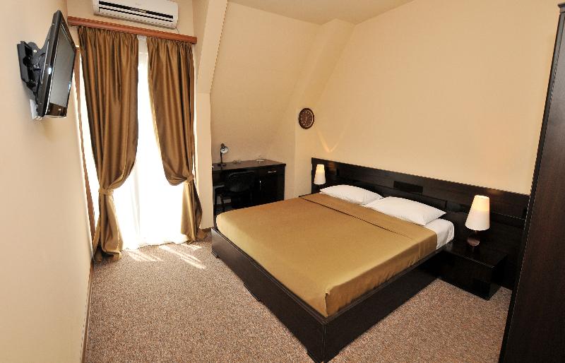 Diplomat Hotel - Oda