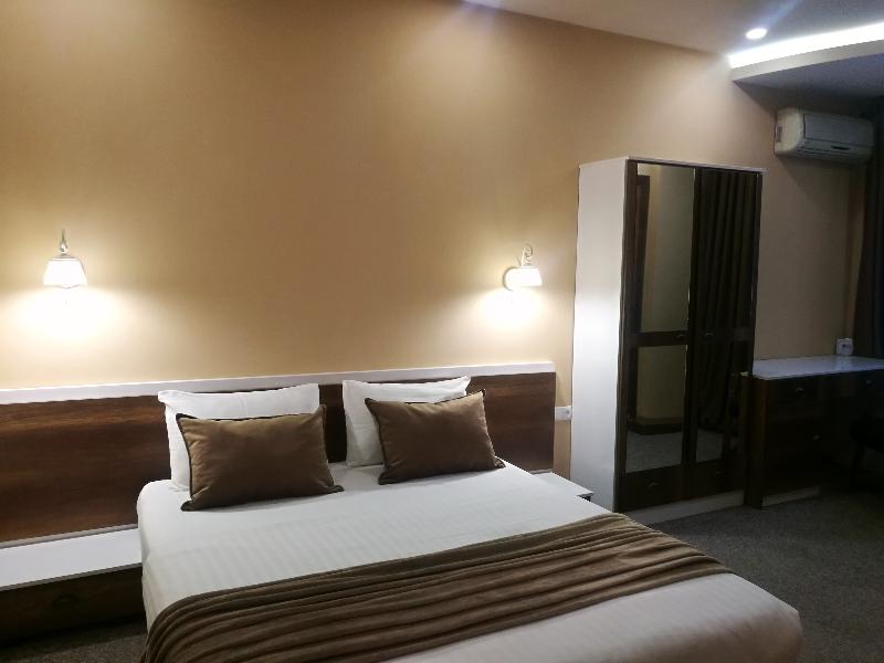 Diplomat Hotel - Oda