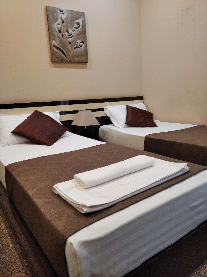 Diplomat Hotel - Oda