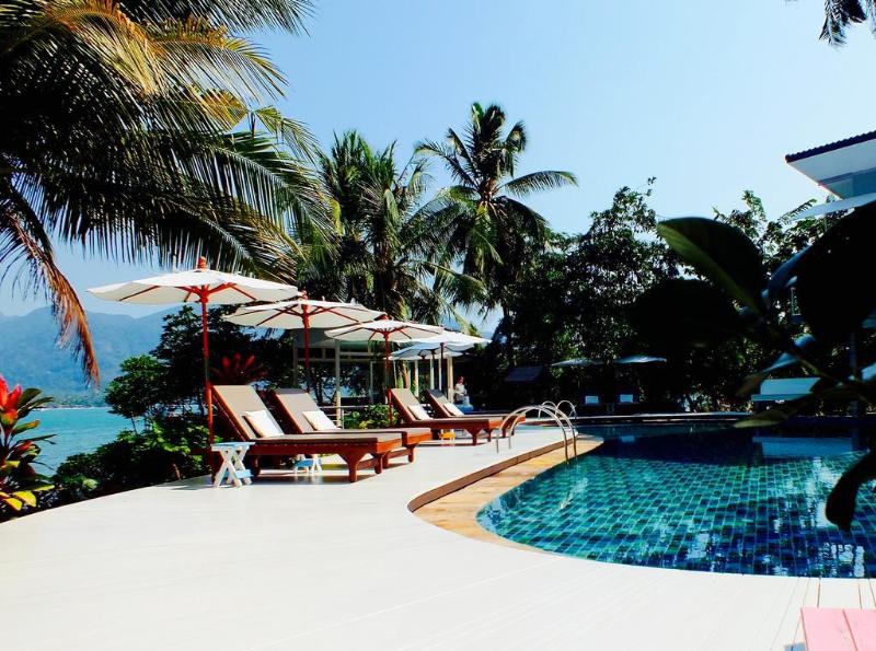 Resolution Resort - Genel