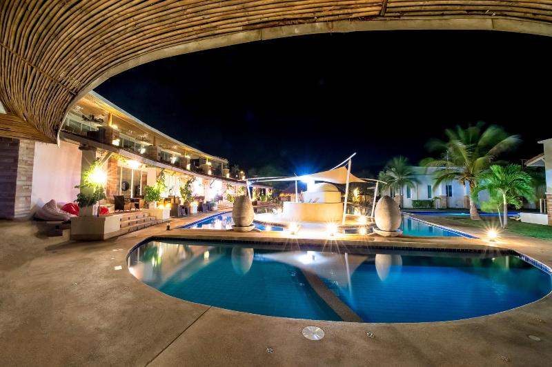 Oriental Beach Pearl Resort - Havuz