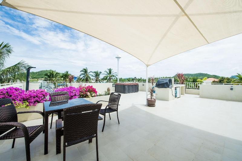 Oriental Beach Pearl Resort - Teras