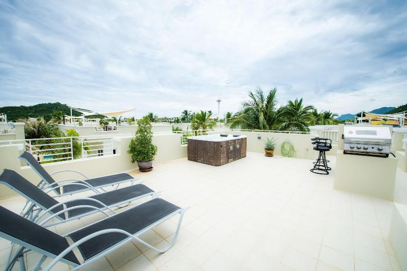 Oriental Beach Pearl Resort - Teras