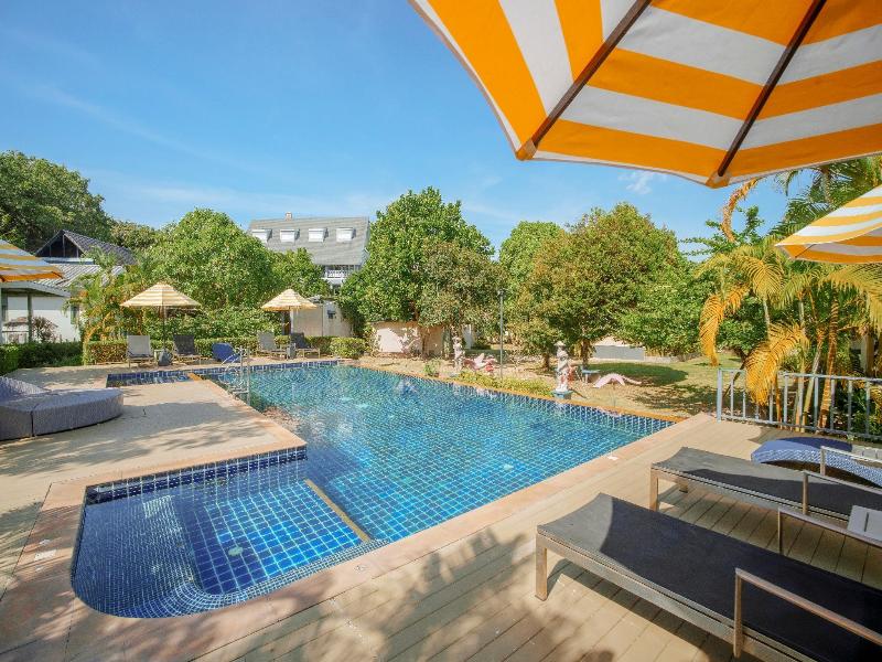 Perennial Resort - Havuz