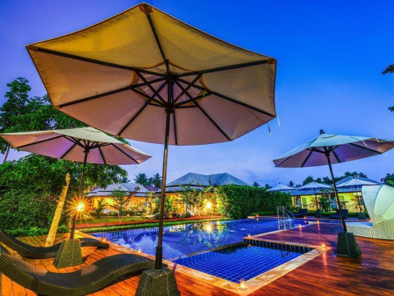 Perennial Resort - Havuz