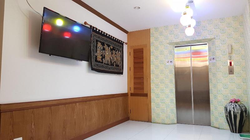 Green Harbor Hotel  Service Apartment - Lobi