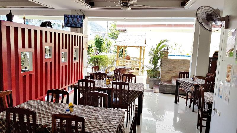 Green Harbor Hotel  Service Apartment - Restoran