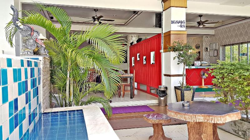 Green Harbor Hotel  Service Apartment - Restoran