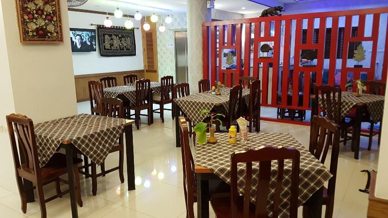 Green Harbor Hotel  Service Apartment - Restoran