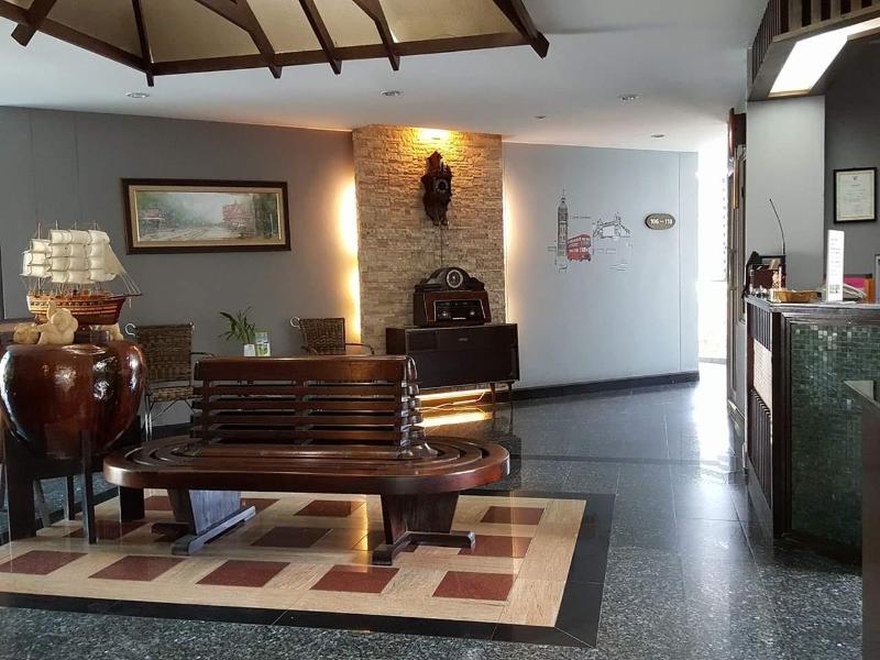 Baan Suksiri Hotel - Lobi