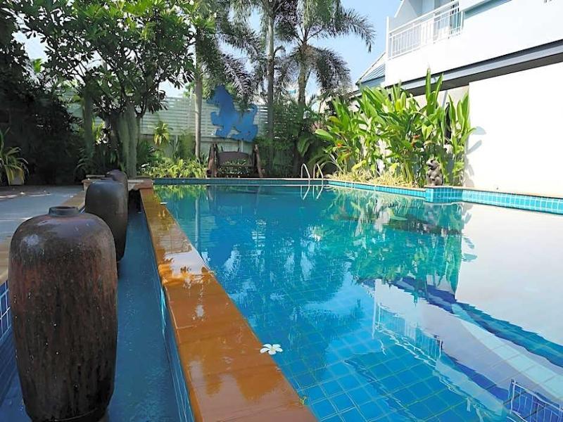 Baan Suksiri Hotel - Genel