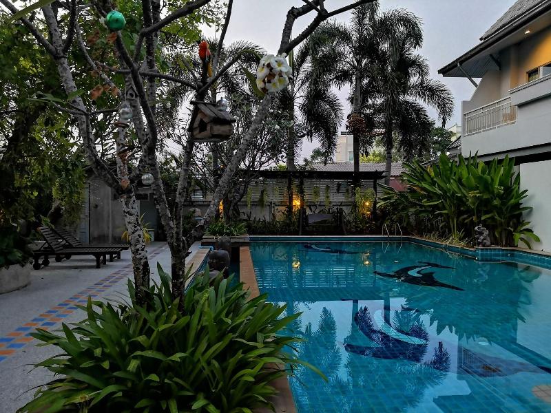 Baan Suksiri Hotel - Havuz