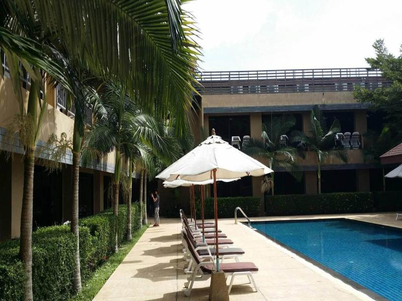 Naiyang Beach Hotel - Havuz