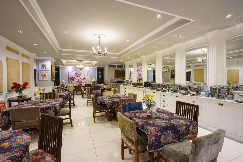 At Pingnakorn Nimmanhaemin Hotel - Restoran