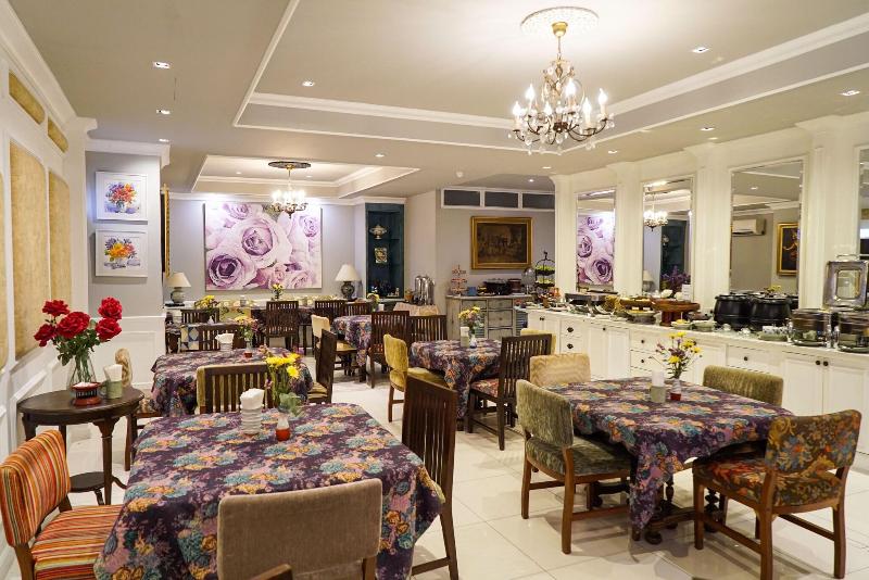 At Pingnakorn Nimmanhaemin Hotel - Restoran