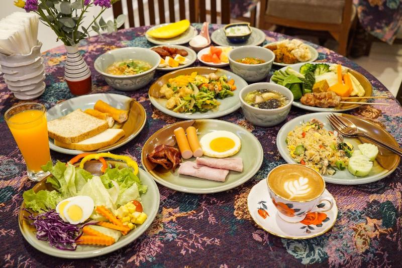 At Pingnakorn Nimmanhaemin Hotel - Restoran