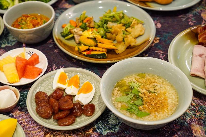 At Pingnakorn Nimmanhaemin Hotel - Restoran