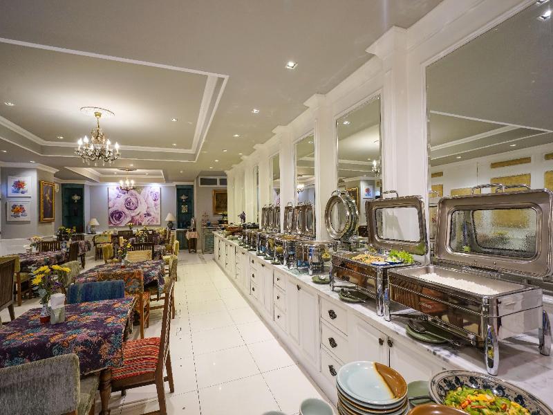 At Pingnakorn Nimmanhaemin Hotel - Restoran
