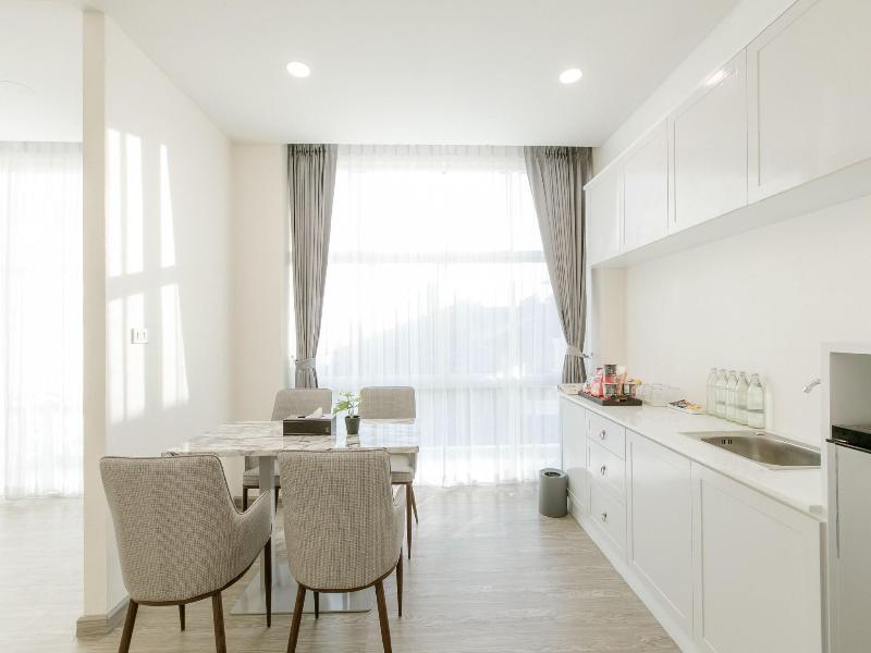 De Hug Hotel And Residence - Lobi