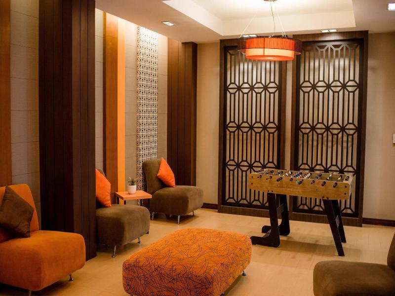 De Hug Hotel And Residence - Lobi