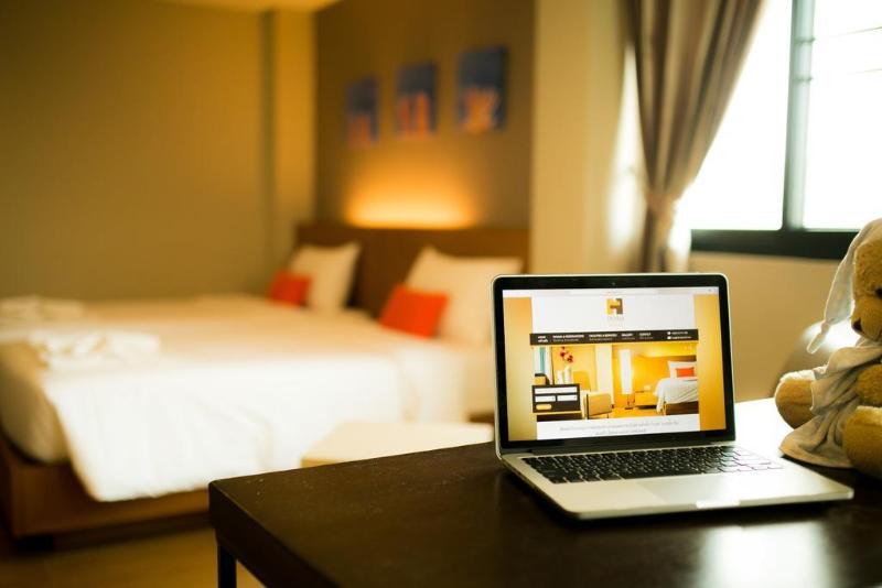 De Hug Hotel And Residence - Genel