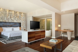 TS Suites Seminyak Bali fotoÄŸrafÄ±