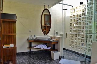 TS Suites Seminyak Bali fotoÄŸrafÄ±