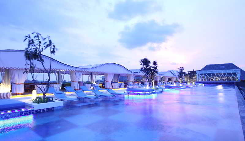 TS Suites Seminyak Bali fotoÄŸrafÄ±