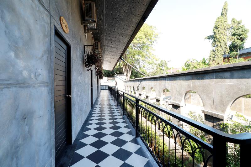 Capital O 464 At Nata Chiangmai Chic Jungle - Lobi
