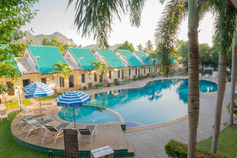 The Green Beach Resort - Havuz