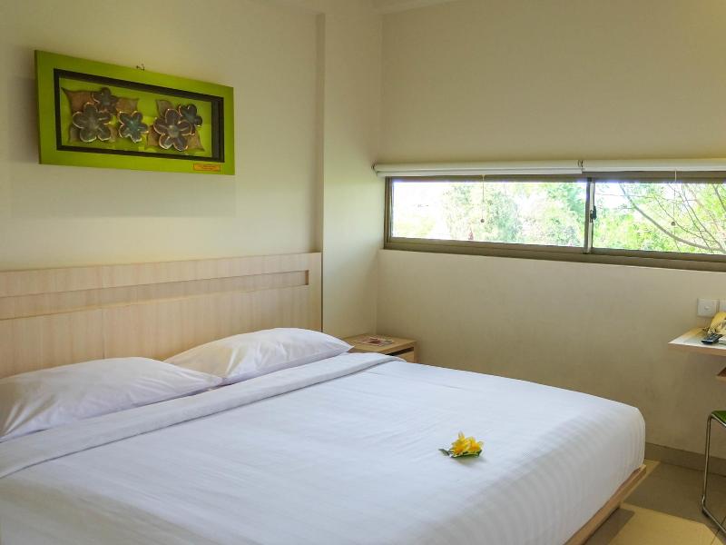 J Hotel Kuta - Oda