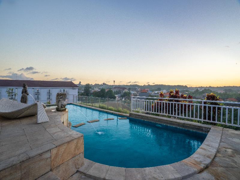 Nirmala Heritage Hotel - Havuz
