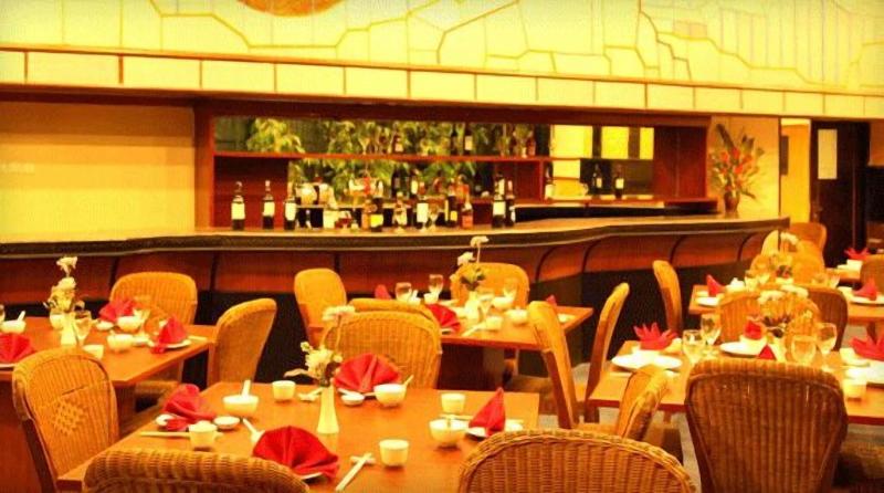 Oval - Restoran