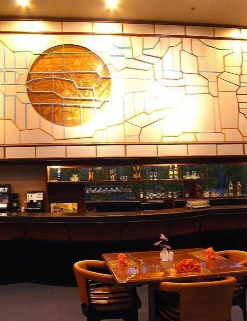 Oval - Restoran