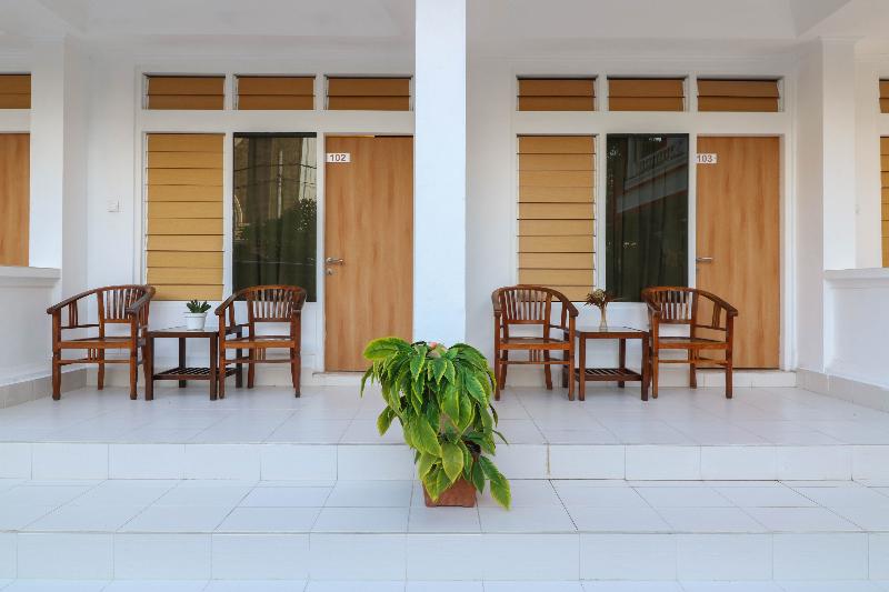 OYO 1384 Pulau Bali Hotel - Lobi