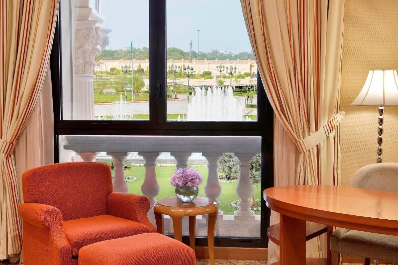 The Ritz-Carlton, Riyadh - Oda