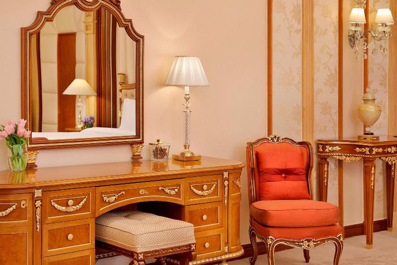 The Ritz-Carlton, Riyadh - Oda