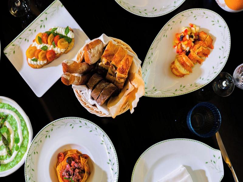 The Ritz-Carlton, Riyadh - Restoran