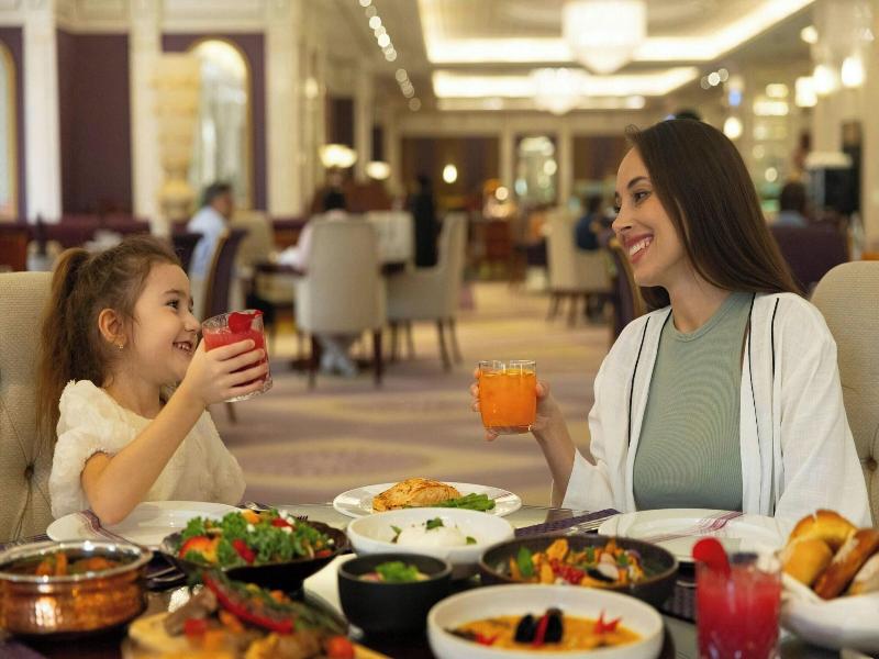 The Ritz-Carlton, Riyadh - Restoran