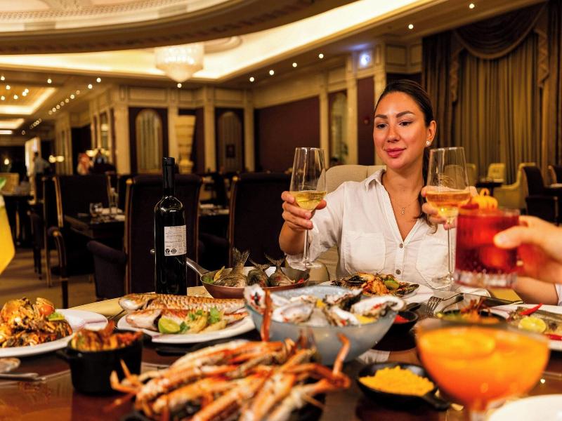 The Ritz-Carlton, Riyadh - Restoran