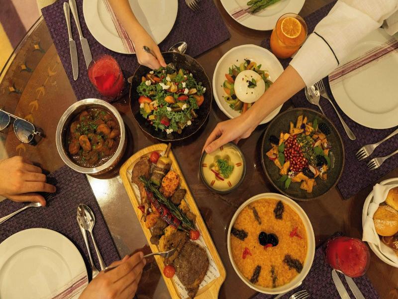 The Ritz-Carlton, Riyadh - Restoran