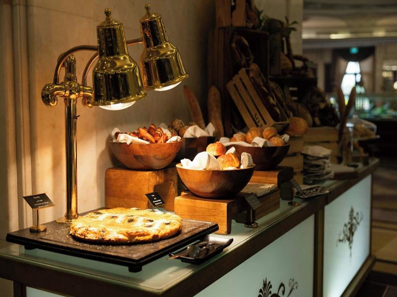 The Ritz-Carlton, Riyadh - Restoran
