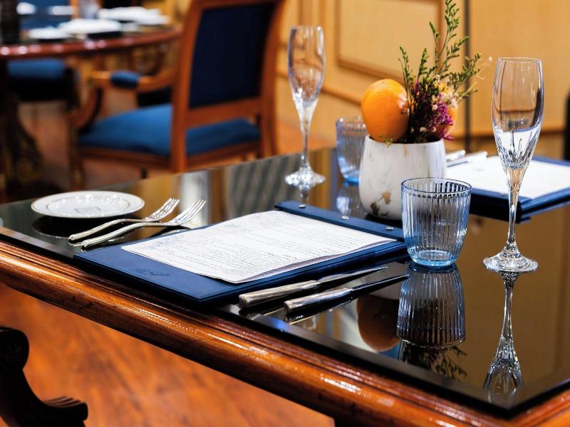 The Ritz-Carlton, Riyadh - Restoran
