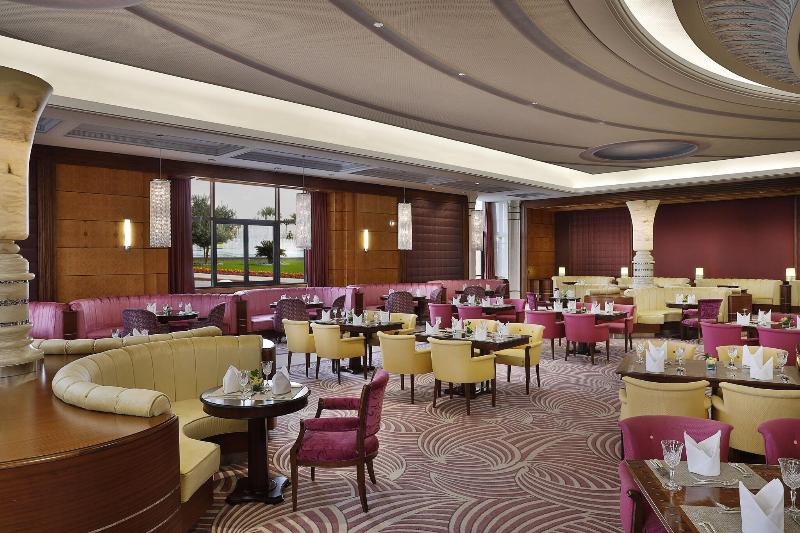 The Ritz-Carlton, Riyadh - Restoran
