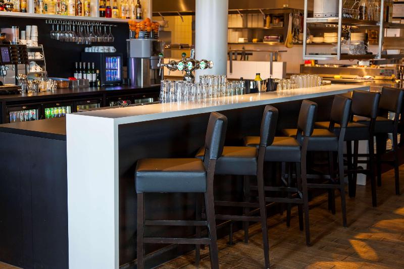 DoubleTree by Hilton NDSM Wharf - Bar