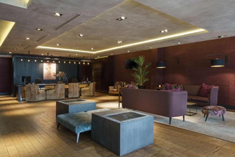 DoubleTree by Hilton NDSM Wharf - Lobi