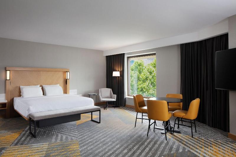 Courtyard by Marriott Tbilisi - Oda
